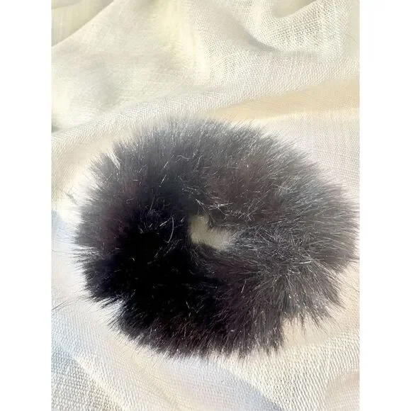 Black faux fur hair tie scrunchie - Picture 2 of 2